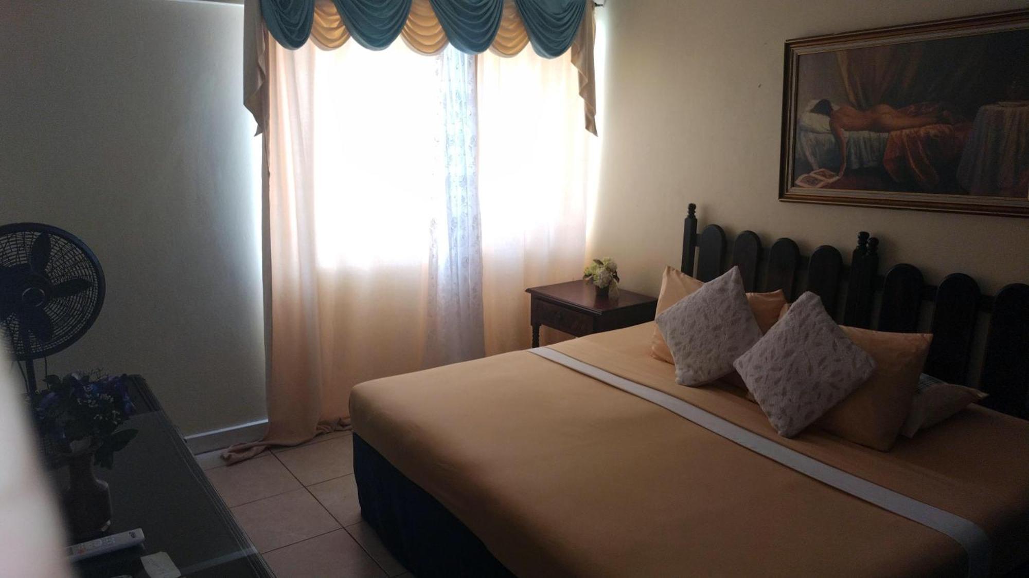 Beach-Side Condos At Turtle Beach Towers Ocho Rios Exterior foto